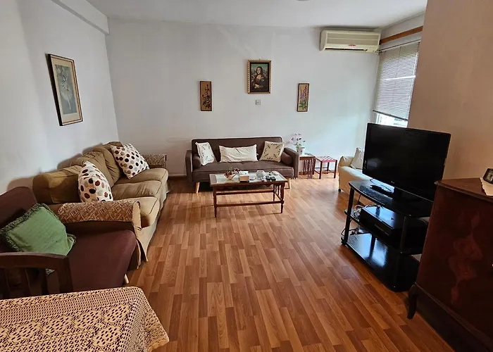 Beautiful In Center Of With Views Apartment *